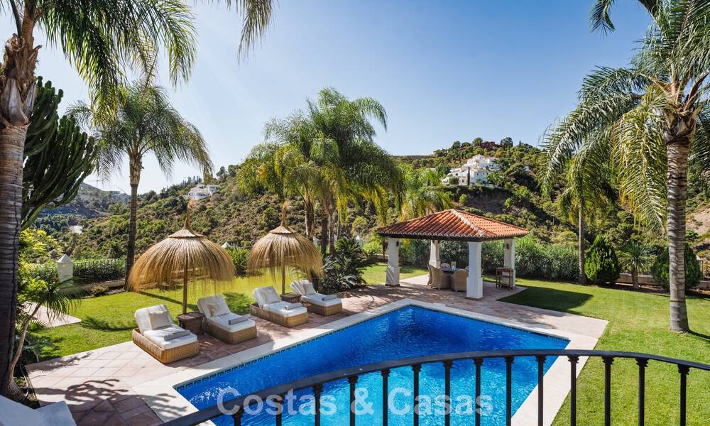 Elegante, Andalusische villa met panoramisch zeezicht te koop in El Madroñal, Benahavís - Marbella 793834