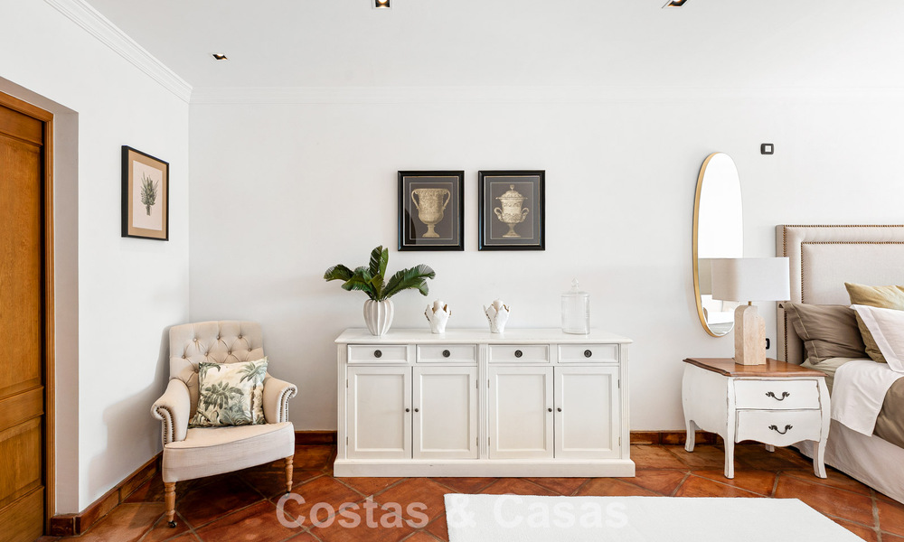 Elegante, Andalusische villa met panoramisch zeezicht te koop in El Madroñal, Benahavís - Marbella 793837