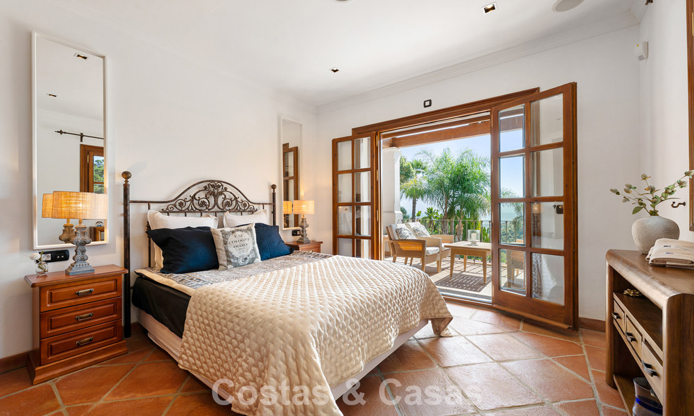 Elegante, Andalusische villa met panoramisch zeezicht te koop in El Madroñal, Benahavís - Marbella 793841