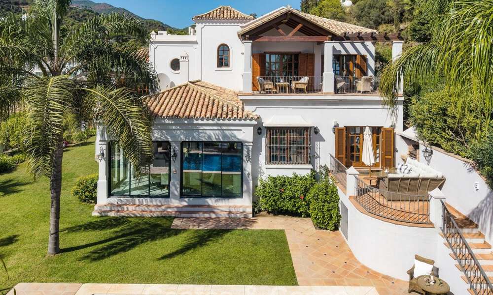 Elegante, Andalusische villa met panoramisch zeezicht te koop in El Madroñal, Benahavís - Marbella 793864
