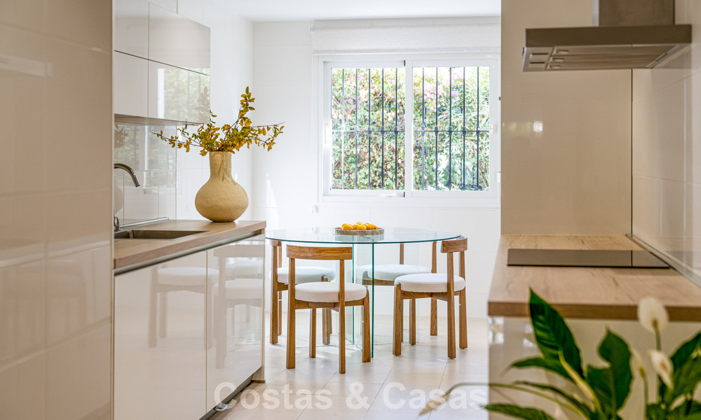 Stijlvol appartement met privétuin te koop in een gated community in Sierra Blanca, Marbella 793878