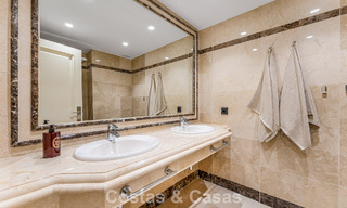 Stijlvol appartement met privétuin te koop in een gated community in Sierra Blanca, Marbella 793880 