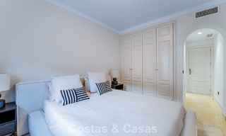 Stijlvol appartement met privétuin te koop in een gated community in Sierra Blanca, Marbella 793889 