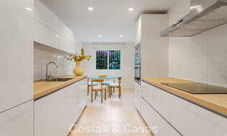 Stijlvol appartement met privétuin te koop in een gated community in Sierra Blanca, Marbella 793897 