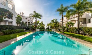 Stijlvol appartement met privétuin te koop in een gated community in Sierra Blanca, Marbella 793902 