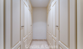 Stijlvol appartement met privétuin te koop in een gated community in Sierra Blanca, Marbella 793905 