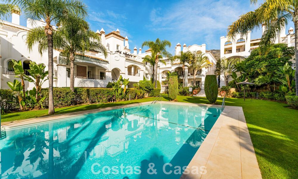 Stijlvol appartement met privétuin te koop in een gated community in Sierra Blanca, Marbella 793910