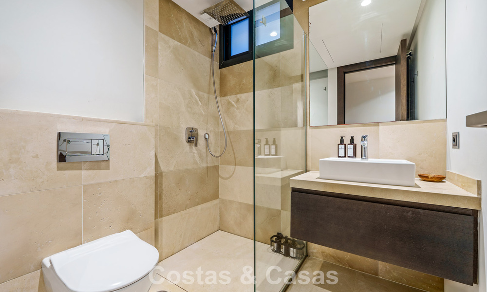 Exclusieve luxevilla met modernistisch design te koop in Nueva Andalucia’s golfvallei, Marbella 793925