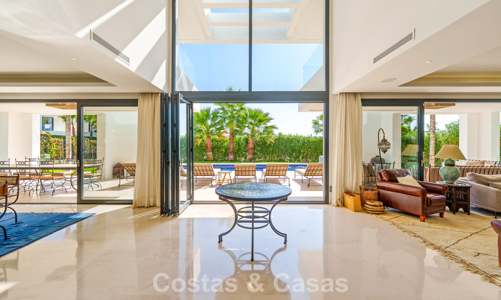 Exclusieve luxevilla met modernistisch design te koop in Nueva Andalucia’s golfvallei, Marbella 793935