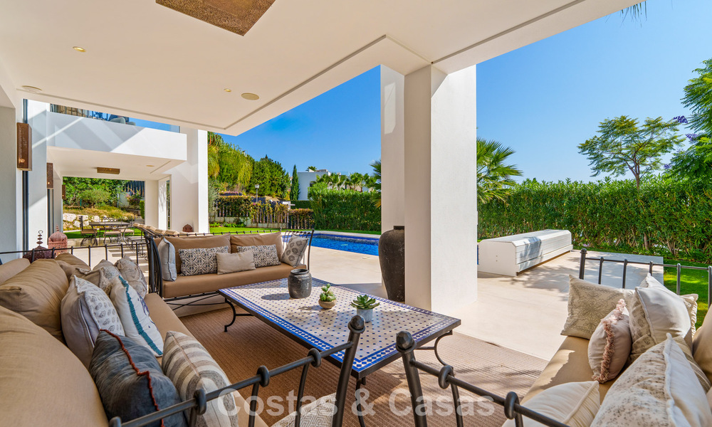 Exclusieve luxevilla met modernistisch design te koop in Nueva Andalucia’s golfvallei, Marbella 793942