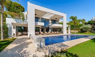 Exclusieve luxevilla met modernistisch design te koop in Nueva Andalucia’s golfvallei, Marbella 793943 