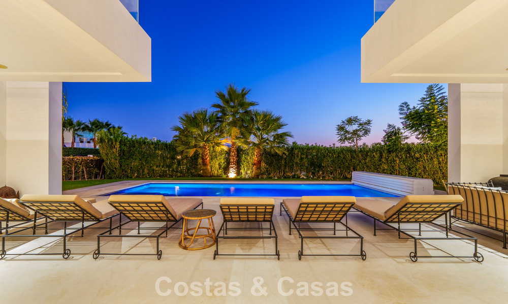 Exclusieve luxevilla met modernistisch design te koop in Nueva Andalucia’s golfvallei, Marbella 793953