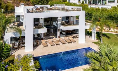 Exclusieve luxevilla met modernistisch design te koop in Nueva Andalucia’s golfvallei, Marbella 793961