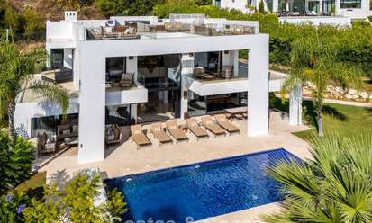 Exclusieve luxevilla met modernistisch design te koop in Nueva Andalucia’s golfvallei, Marbella 793961