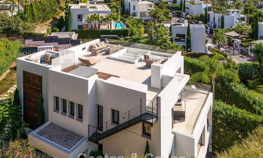 Exclusieve luxevilla met modernistisch design te koop in Nueva Andalucia’s golfvallei, Marbella 793964