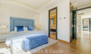 Luxevilla met contemporaine bouwstijl te koop in een beveiligde privé community van Nueva Andalucia, Marbella 793984 