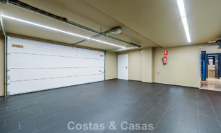 Luxevilla met contemporaine bouwstijl te koop in een beveiligde privé community van Nueva Andalucia, Marbella 794003 