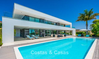 Luxueuze, moderne, klasse-villa te koop met zeezicht in een prestigieus golfresort in Marbella - Benahavis 794029 