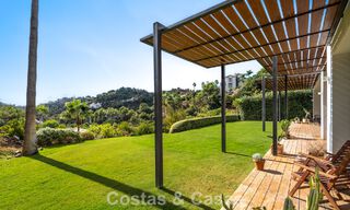 Ruime, moderne villa met apart gastenverblijf te koop in El Madroñal, Benahavis - Marbella 794045 