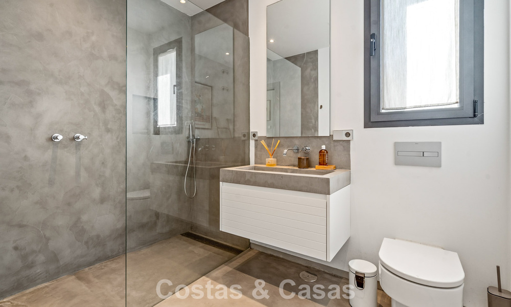Ruime, moderne villa met apart gastenverblijf te koop in El Madroñal, Benahavis - Marbella 794050