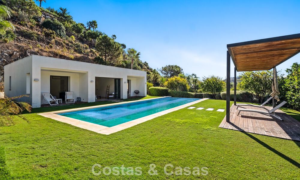 Ruime, moderne villa met apart gastenverblijf te koop in El Madroñal, Benahavis - Marbella 794055