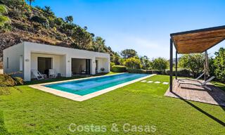 Ruime, moderne villa met apart gastenverblijf te koop in El Madroñal, Benahavis - Marbella 794055 