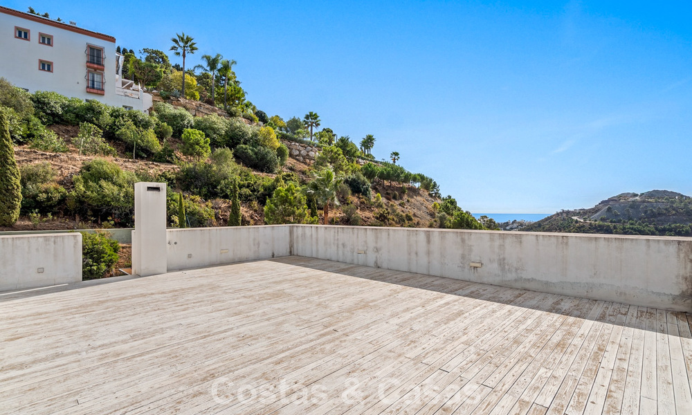 Ruime, moderne villa met apart gastenverblijf te koop in El Madroñal, Benahavis - Marbella 794068