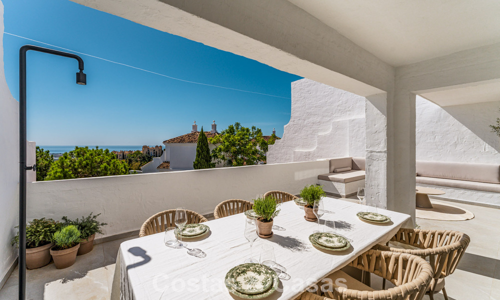 Instapklaar, luxueus gerenoveerd duplex appartement te koop in de heuvels van Marbella - Benahavis 794093