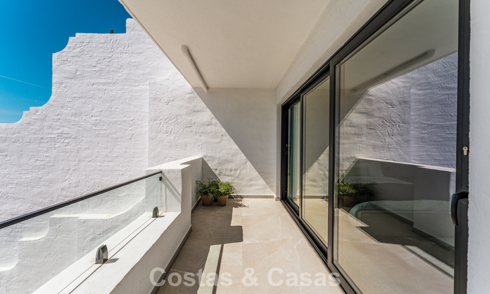Instapklaar, luxueus gerenoveerd duplex appartement te koop in de heuvels van Marbella - Benahavis 794097