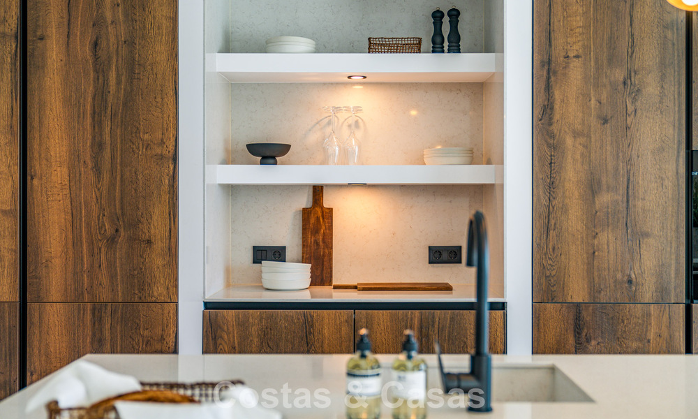 Instapklaar, luxueus gerenoveerd duplex appartement te koop in de heuvels van Marbella - Benahavis 794101