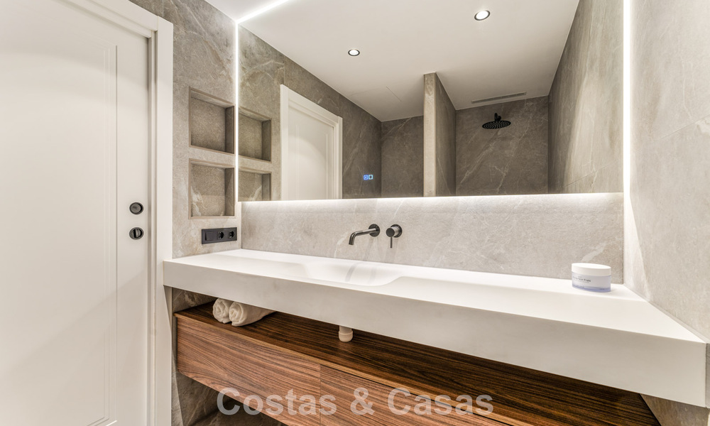 Instapklaar, luxueus gerenoveerd duplex appartement te koop in de heuvels van Marbella - Benahavis 794108