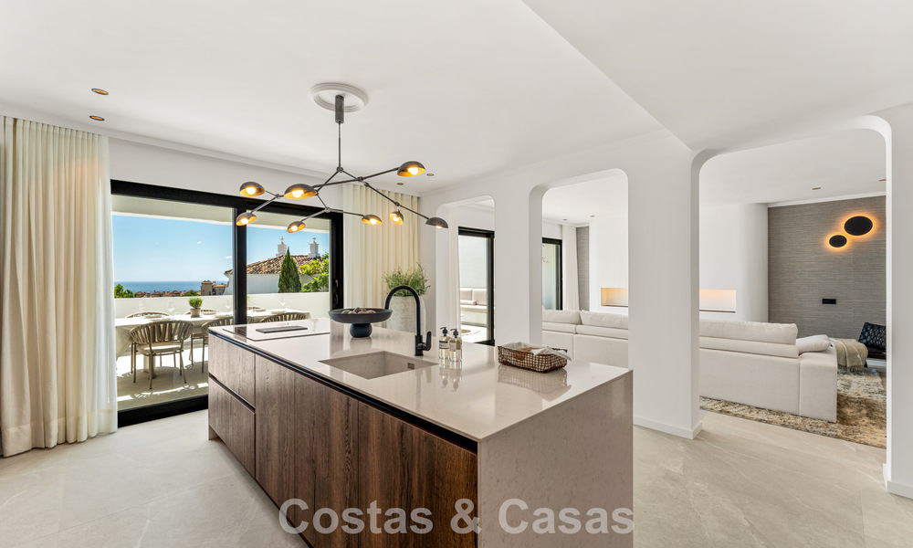Instapklaar, luxueus gerenoveerd duplex appartement te koop in de heuvels van Marbella - Benahavis 794120
