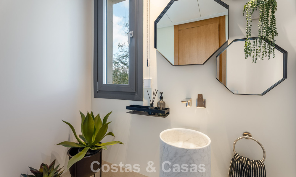 Instapklaar, ruim, eigentijds, luxe appartement te koop in de heuvels van La Quinta Resort in Marbella - Benahavis 794382