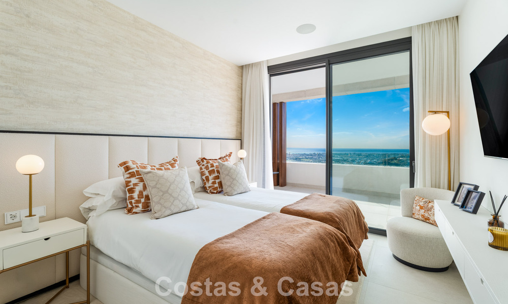 Instapklaar, ruim, eigentijds, luxe appartement te koop in de heuvels van La Quinta Resort in Marbella - Benahavis 794383