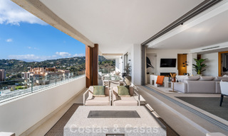 Instapklaar, ruim, eigentijds, luxe appartement te koop in de heuvels van La Quinta Resort in Marbella - Benahavis 794397 