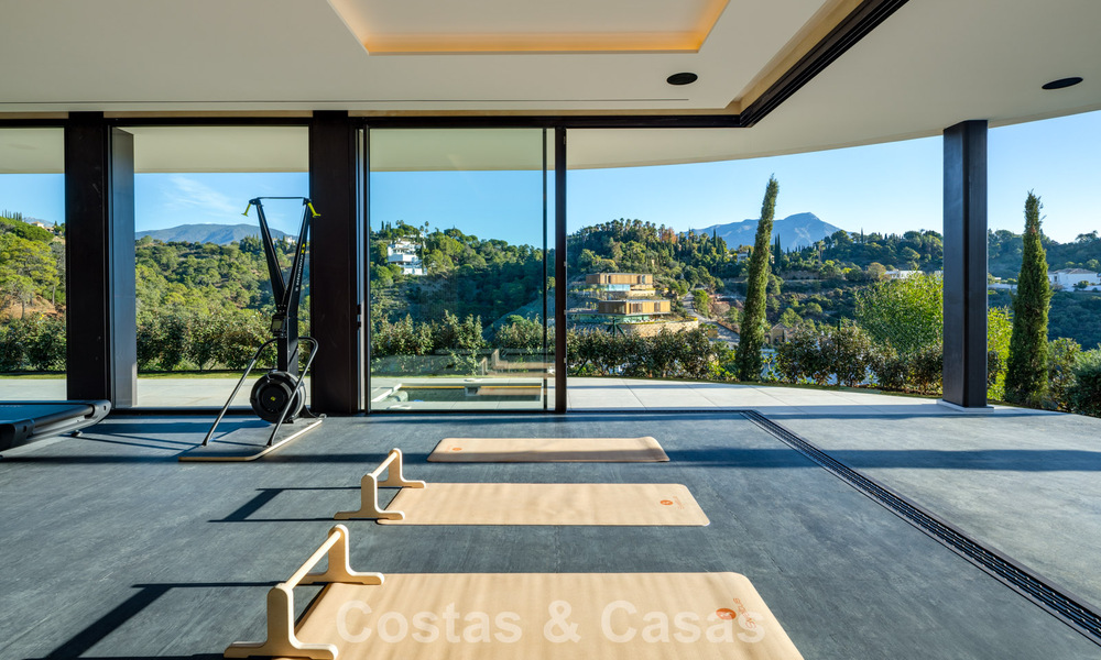 Gloednieuwe luxevilla met panoramische vergezichten te koop in de gated urbanisatie van El Madroñal in Benahavis - Marbella 794210