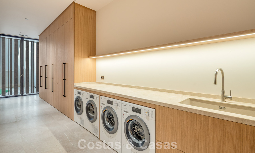 Gloednieuwe luxevilla met panoramische vergezichten te koop in de gated urbanisatie van El Madroñal in Benahavis - Marbella 794216