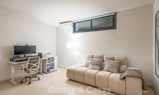 Hoogwaardige designvilla met modern karakter te koop in een gated villa community in Nueva Andalucia’s golfvallei, Marbella 794410 