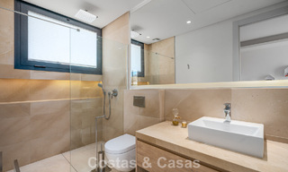 Hoogwaardige designvilla met modern karakter te koop in een gated villa community in Nueva Andalucia’s golfvallei, Marbella 794417 