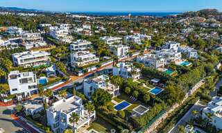 Hoogwaardige designvilla met modern karakter te koop in een gated villa community in Nueva Andalucia’s golfvallei, Marbella 794427 