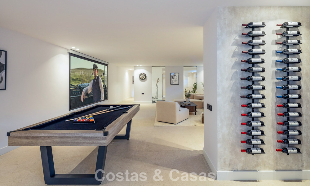 Instapklare, moderne luxevilla met minimalistische bouwstijl te koop op de New Golden Mile tussen Marbella en Estepona 794321