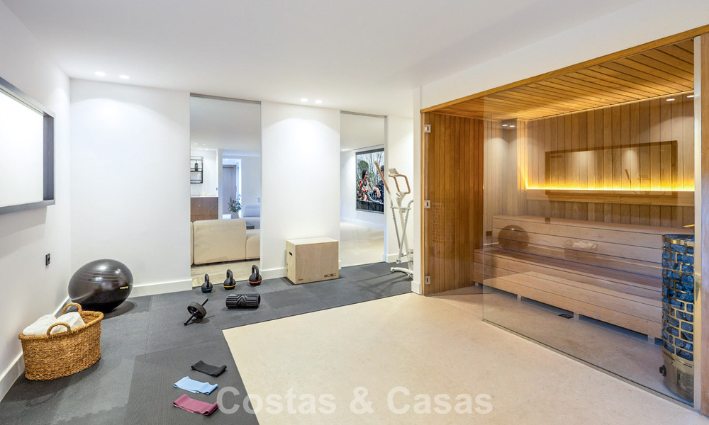 Instapklare, moderne luxevilla met minimalistische bouwstijl te koop op de New Golden Mile tussen Marbella en Estepona 794323