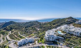 Modern, luxueus tuinappartement te koop met panoramisch zicht op de kust i/e gated boutique complex nabij Marbella stad 794484 