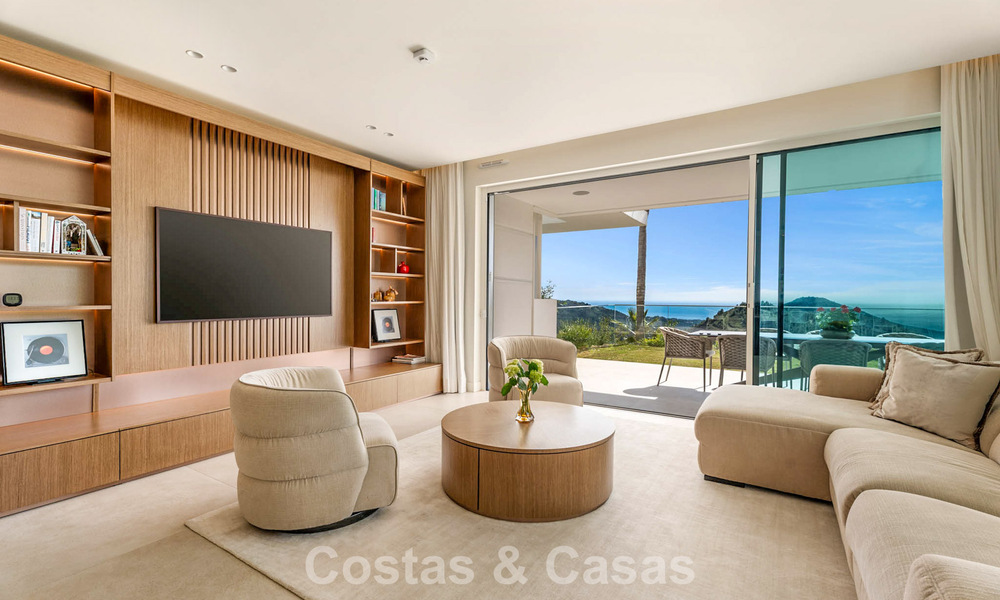 Modern, luxueus tuinappartement te koop met panoramisch zicht op de kust i/e gated boutique complex nabij Marbella stad 794491