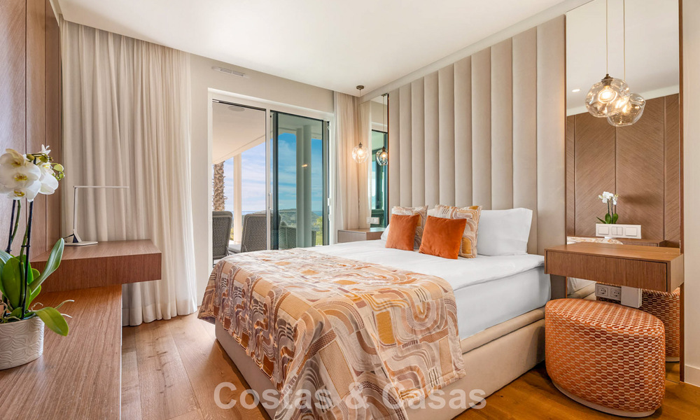 Modern, luxueus tuinappartement te koop met panoramisch zicht op de kust i/e gated boutique complex nabij Marbella stad 794496