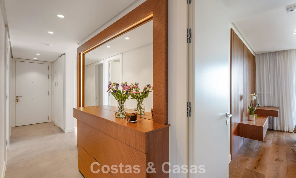 Modern, luxueus tuinappartement te koop met panoramisch zicht op de kust i/e gated boutique complex nabij Marbella stad 794502