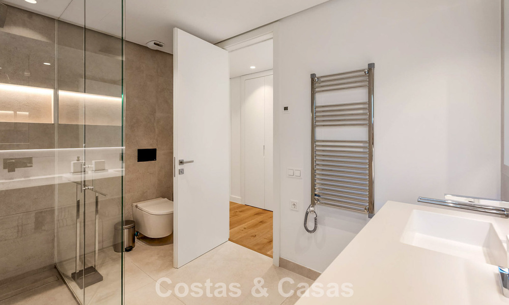 Modern, luxueus tuinappartement te koop met panoramisch zicht op de kust i/e gated boutique complex nabij Marbella stad 794505