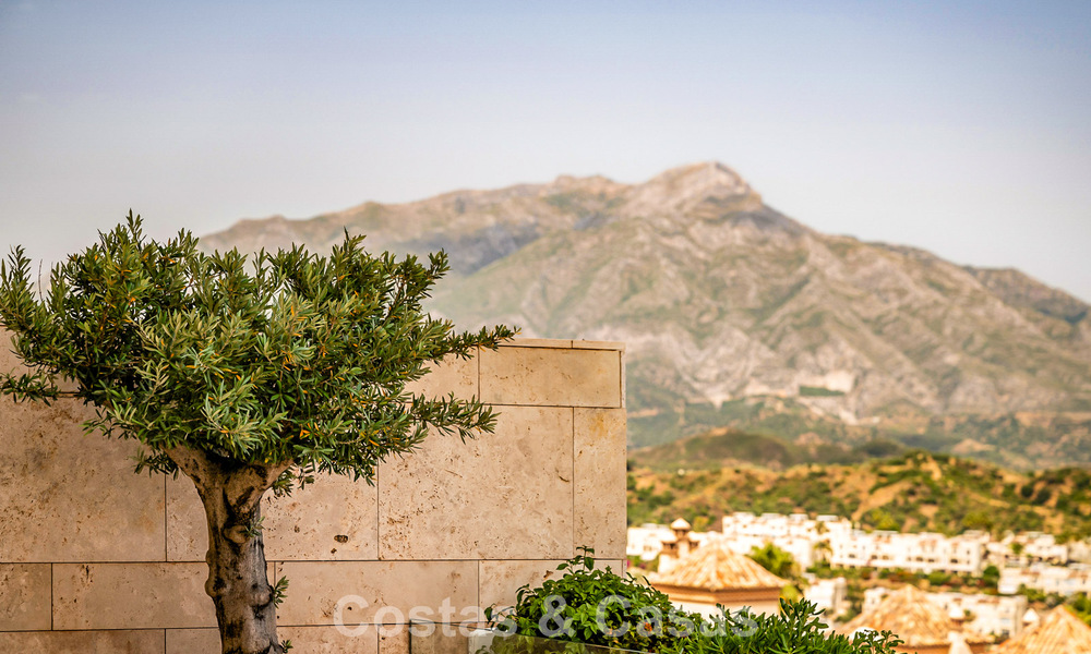 Modern appartement met villakarakter te koop met zeezicht in een exclusief complex in La Quinta, Marbella - Benahavis 794510