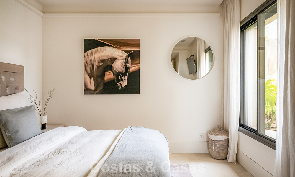 Modern appartement met villakarakter te koop met zeezicht in een exclusief complex in La Quinta, Marbella - Benahavis 794523