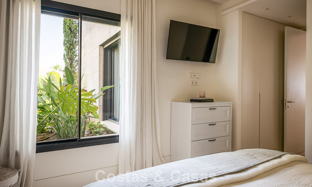 Modern appartement met villakarakter te koop met zeezicht in een exclusief complex in La Quinta, Marbella - Benahavis 794524